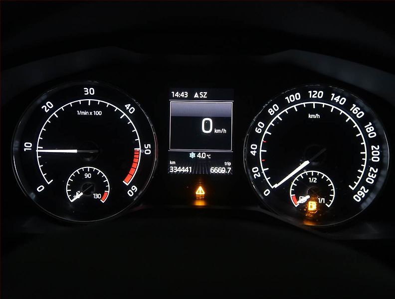 Škoda Superb (2016) Style 2.0 TDI, Navi, Xenony - fotka 11 z 21