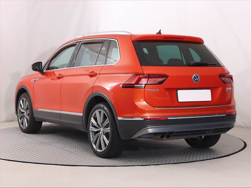 Volkswagen Tiguan (2017) Highline 2.0 TSI - fotka 4 z 23