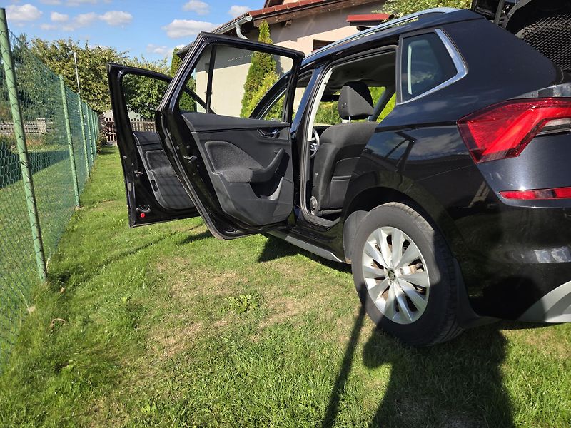 Škoda Kamiq (2021) KAMIQ STYLE 1,0 TSI 70 kW - fotka 22 z 53