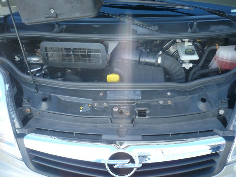 Opel Vivaro 2.5DCI 107Kw Long Klima - fotka 26 z 26