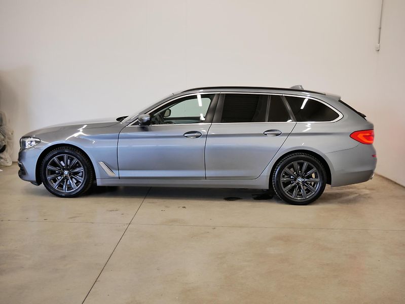 BMW Řada 5 - fotka 3 z 28