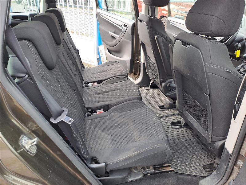 Citroën C4 Picasso 1,6 HDI 7 MÍST KOUPENO CZ - fotka 7 z 15
