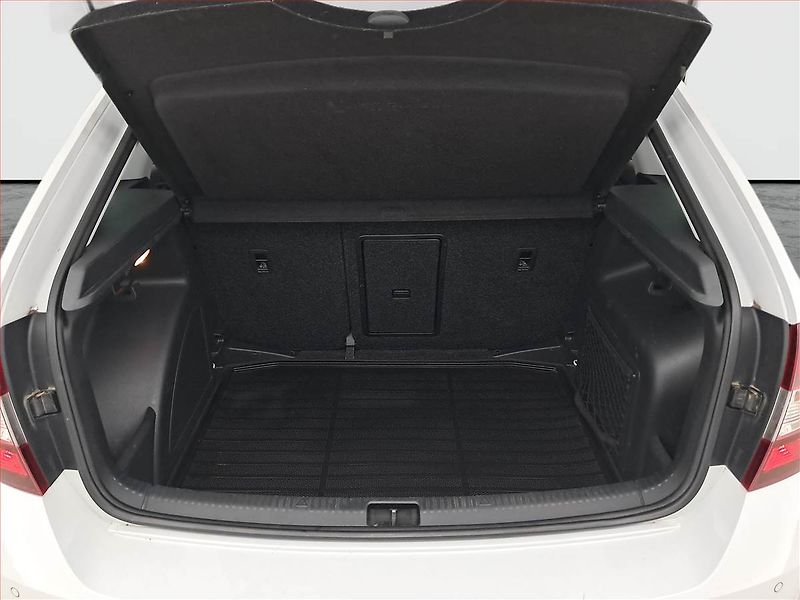 Škoda Rapid (2019) Spaceback 1.0 TSI, Automat - fotka 14 z 17