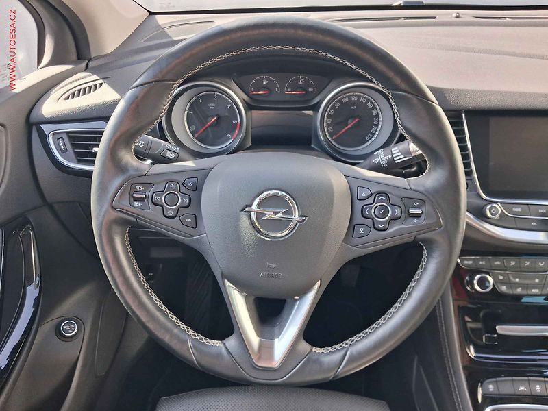 Opel Astra (2016) 1.6 CDTi SportsTourer, LED - fotka 11 z 22