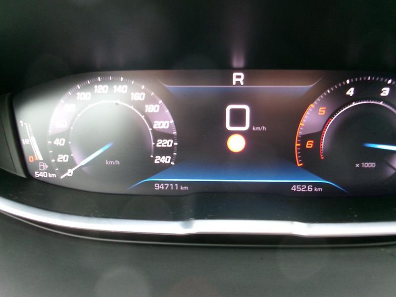 Peugeot 5008 (2024) ALLURE PACK 1.5 HDi EAT 8 - fotka 16 z 20