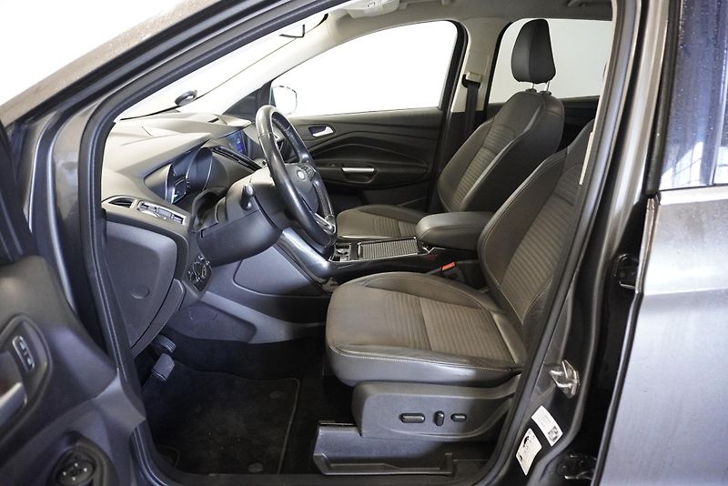 Ford Kuga (2019) 2.0 TDCI TITANIUM AUTOMAT - fotka 11 z 31