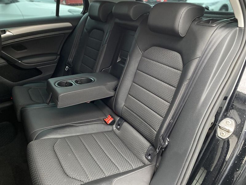 Volkswagen Golf 1,2 TSI 77 kW Comfortline - fotka 21 z 25