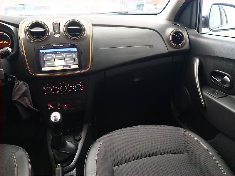 Dacia Logan (2017) Stepway 0.9 TCe, LPG - fotka 8 z 17