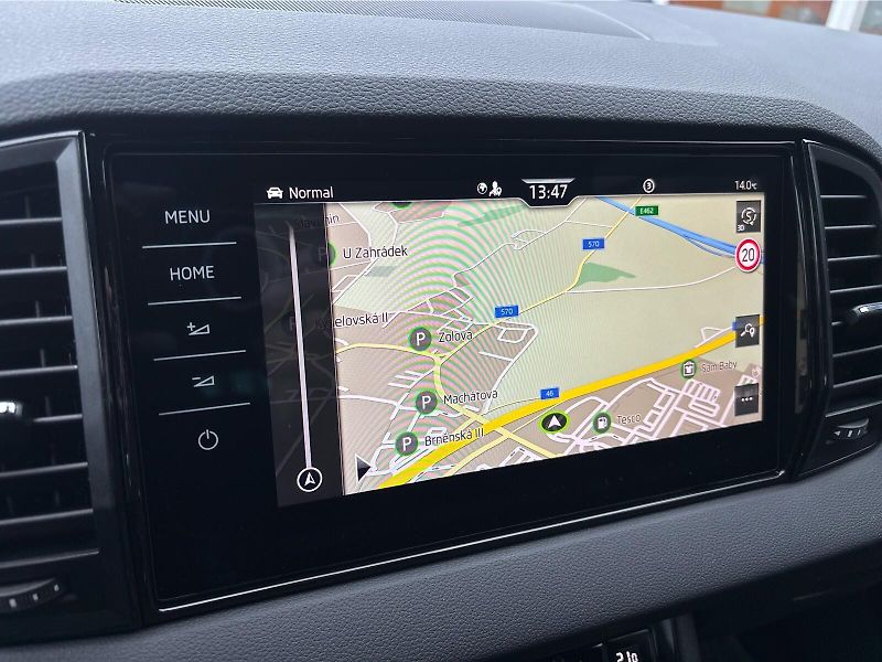 Škoda Karoq SPORTLINE 1,5 TSI 110 kW DSG - fotka 17 z 30