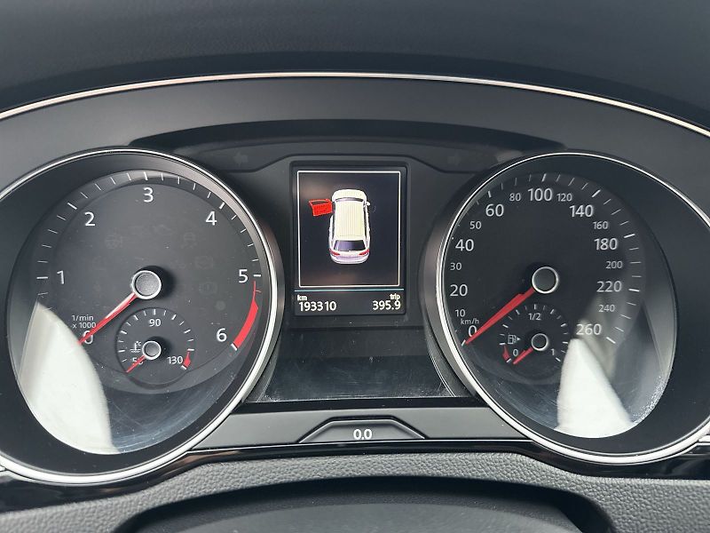 Volkswagen Passat (2022) Variant 2.0 TDI DSG Business - fotka 6 z 33