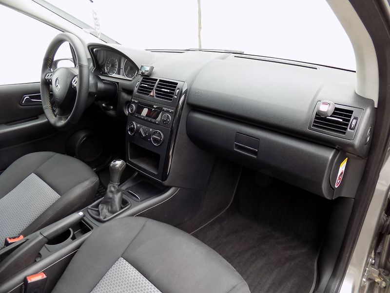 Mercedes-Benz Třídy A (2006) 160CDI/ČR/Klima/Rataj-edice/ - fotka 15 z 29