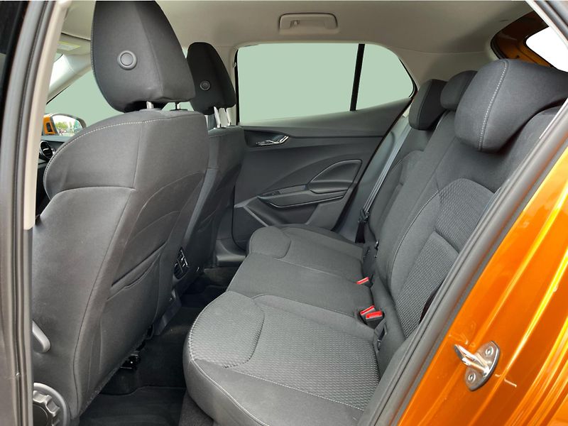 Škoda Fabia 1.0TSI 85kW TOP SELECTION - fotka 12 z 27