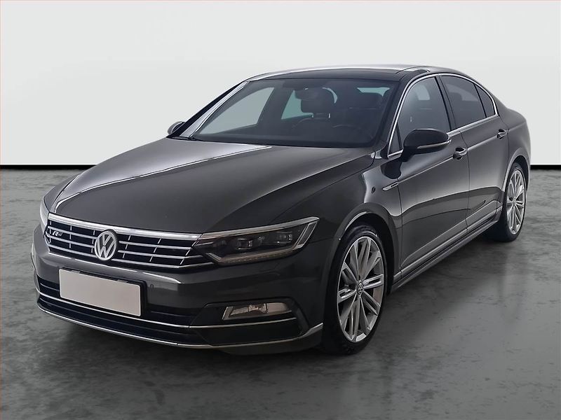 Volkswagen Passat (2016) R-Line 2.0 BiTDI, 4X4 - fotka 2 z 17
