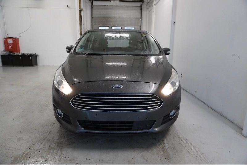 Ford S-MAX  2,0 TDCI 110kW AUTOMAT - fotka 2 z 35