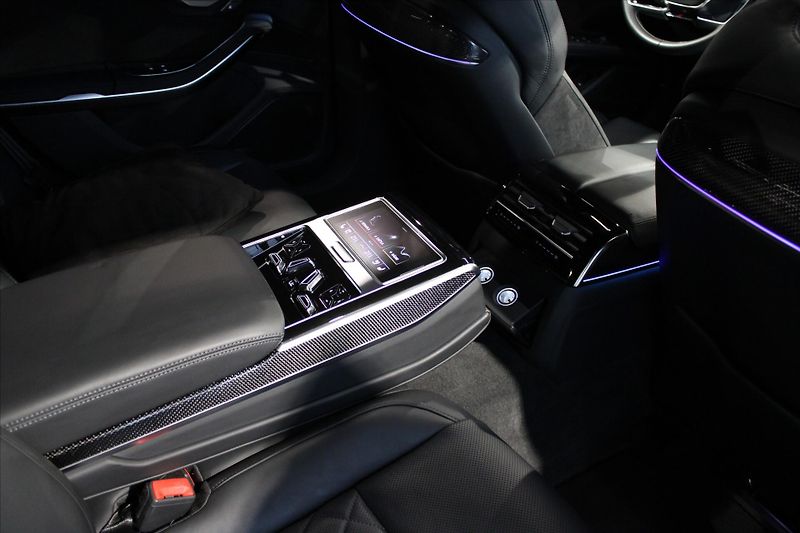 Audi S8 V8 TFSi 420kW quattro NezTop/P - fotka 33 z 38