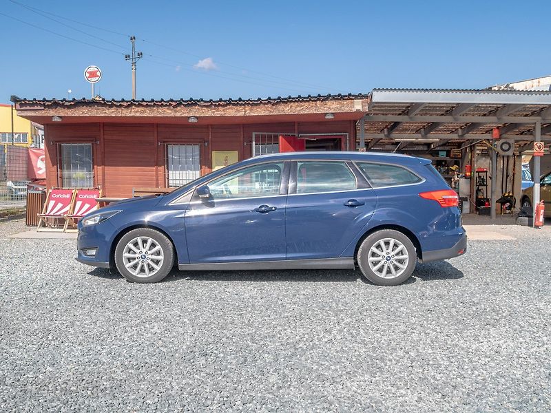 Ford Focus (2015) ČR 1.6D 85KW – PO ROZVODECH - fotka 8 z 43