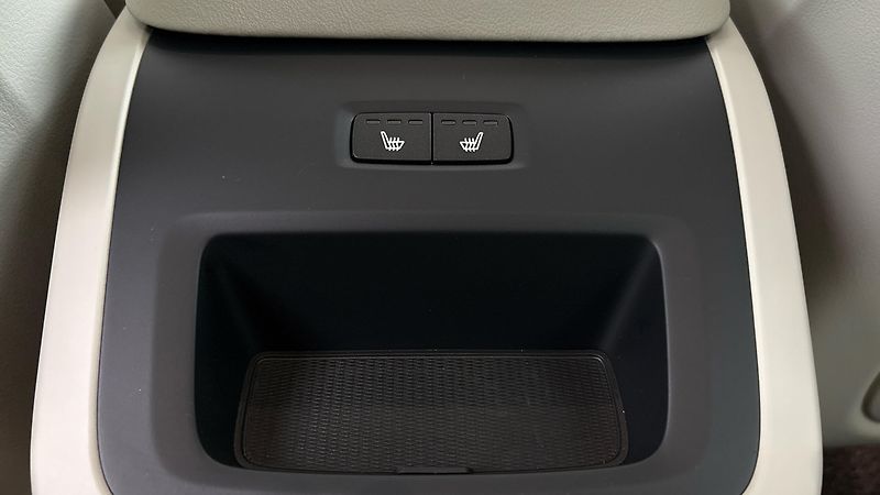 Volvo XC90 2.0 B5 AUT AWD Inscription - fotka 24 z 33