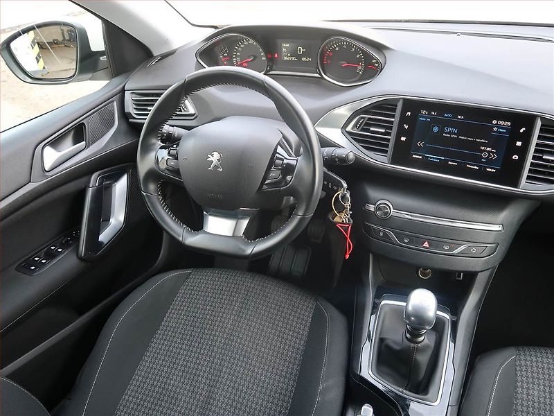 Peugeot 308 (2019) 1.2 PureTech, ČR,1.maj - fotka 7 z 17