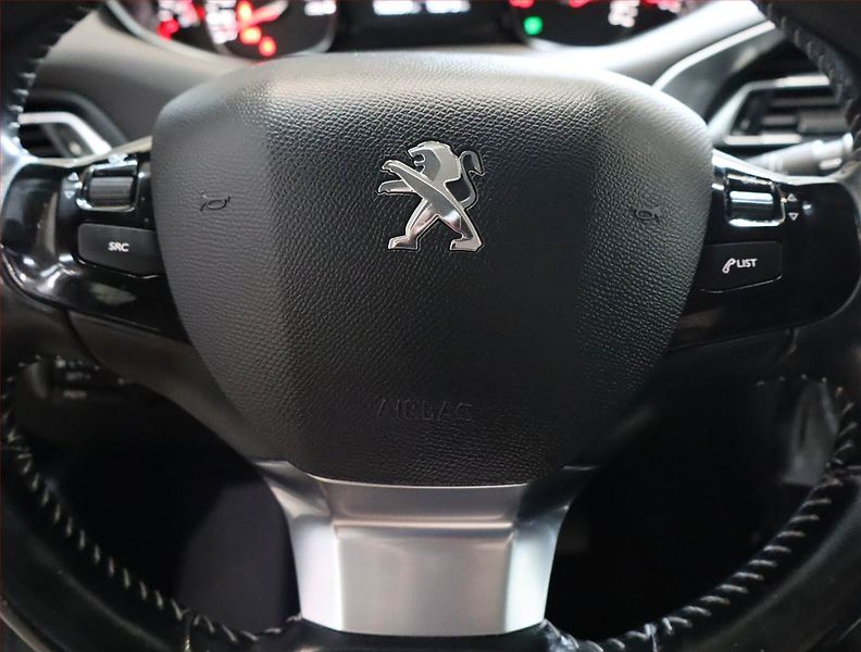 Peugeot 308 (2018) 1.6 BlueHDi, Navi, Tempomat - fotka 17 z 17