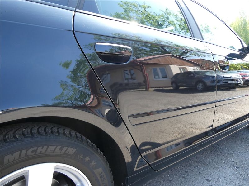 Audi A3 1,6 TDi 77kW serviska,digi.kli - fotka 13 z 47