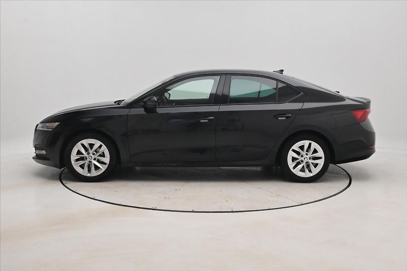 Škoda Octavia 1,5 TSI 110 kW TAŽNÉ NAVI Záru - fotka 8 z 32