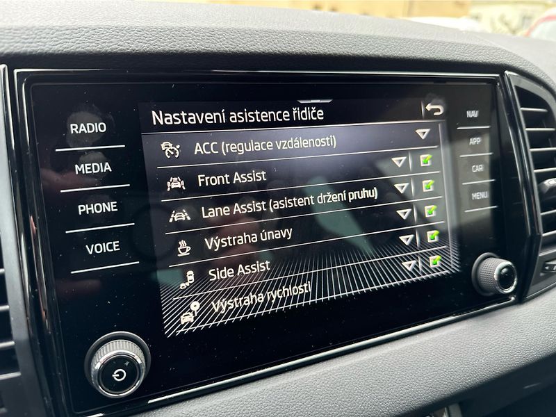 Škoda Karoq Sportline 2,0 TDI 110 kW A7F - fotka 15 z 23