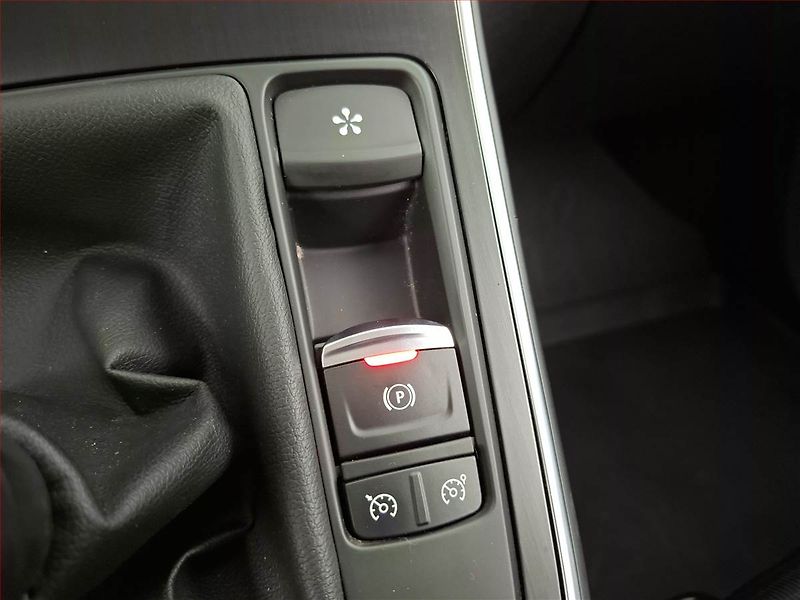 Renault Grand Scénic (2018) 1.2 TCe, ČR,1.maj, Kůže, Navi - fotka 17 z 19