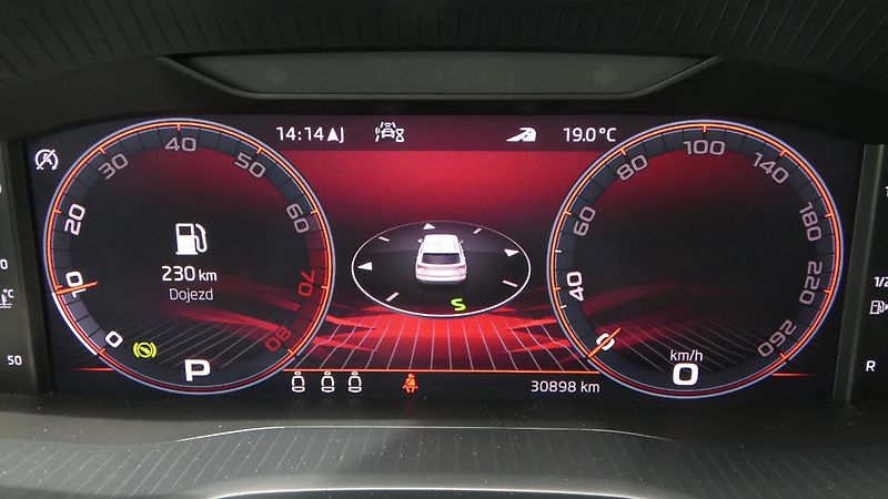 Škoda Karoq 1,5 TSI DSG Sportline - fotka 14 z 23
