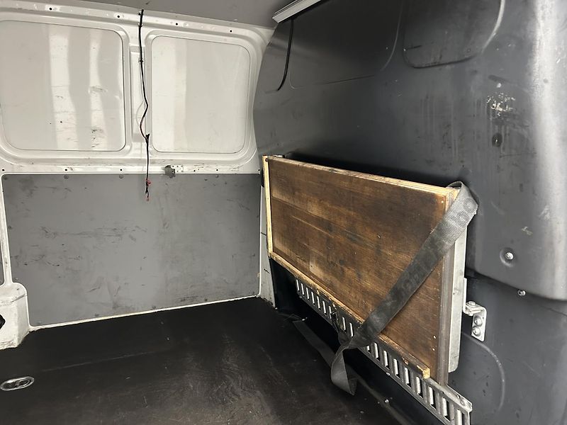 Volkswagen Transporter 2.0 TDI Long T6 - fotka 17 z 21
