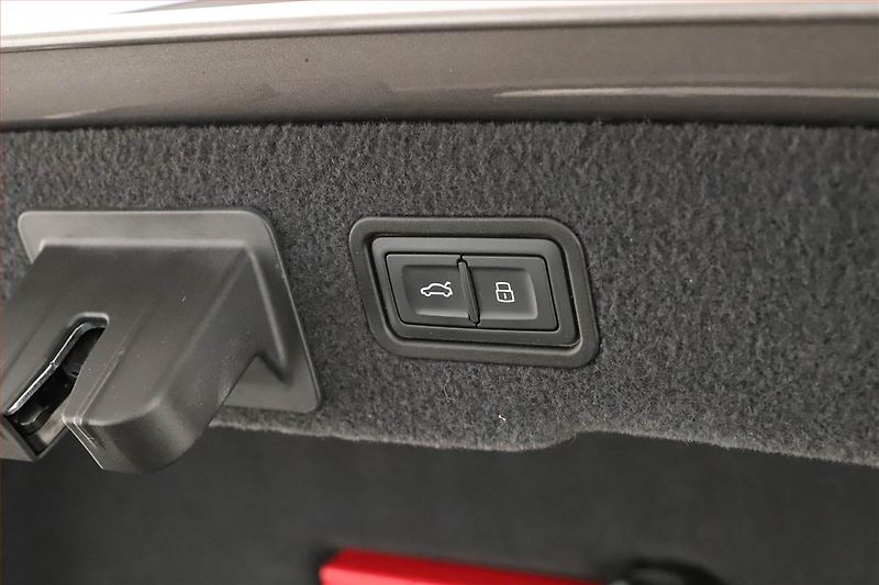 Audi A8 (2019) 55 TFSI - fotka 17 z 21