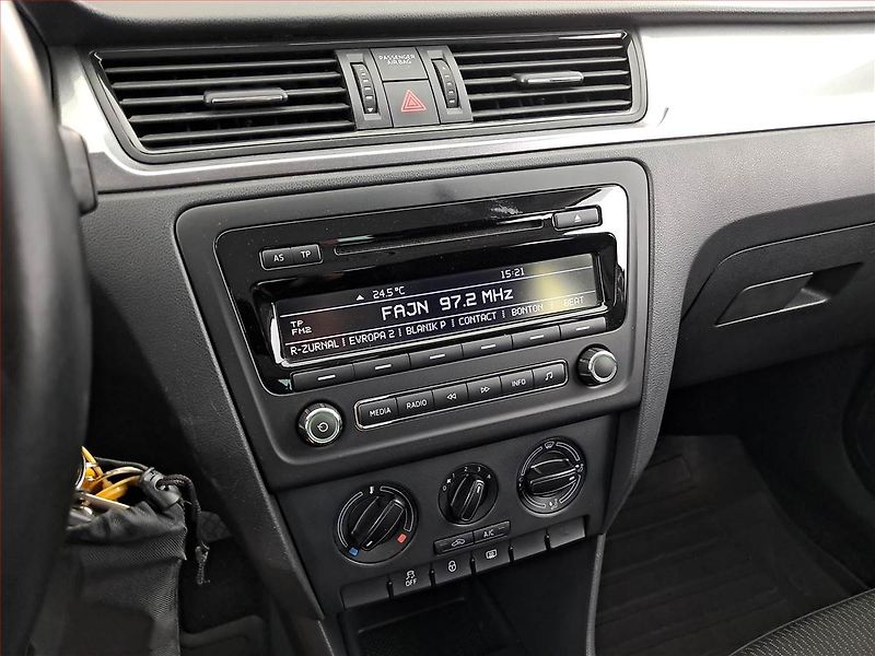 Škoda Rapid (2014) Spaceback 1.2 TSI, ČR,1.maj - fotka 12 z 16