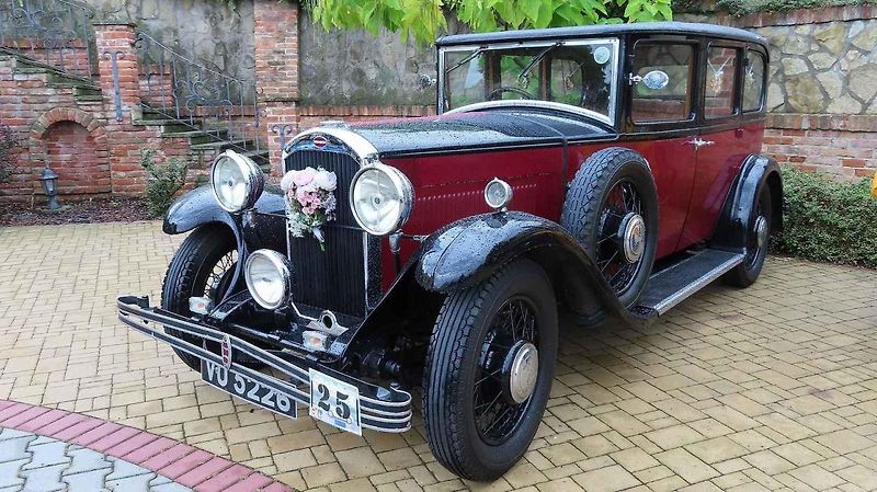 Pálavský Oldtimer přilákal na Břeclavsko desítky elegantnch veteránů.