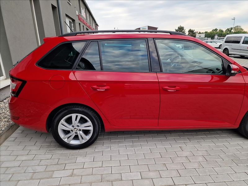 Škoda Fabia 1.0TSI Tour, původ ČR, 1.Maj. - fotka 41 z 49