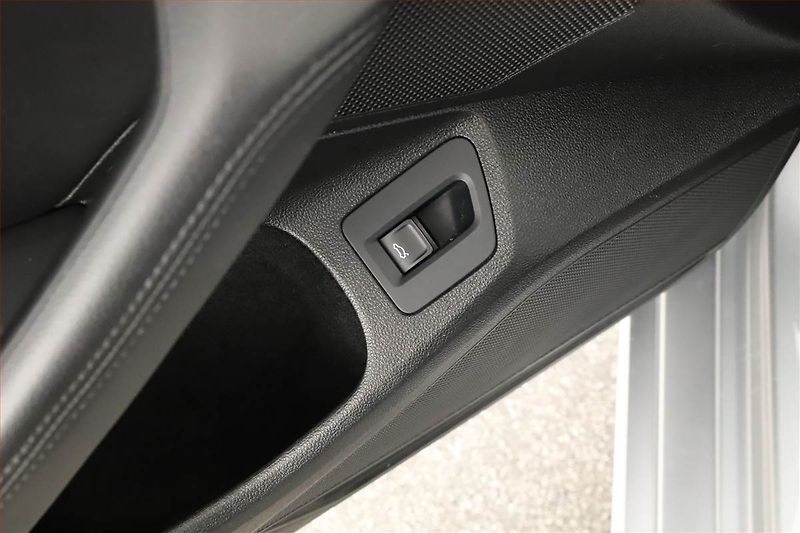 Volkswagen Passat (2019) 2.0 TDI, Automat, Kůže, Navi - fotka 10 z 20