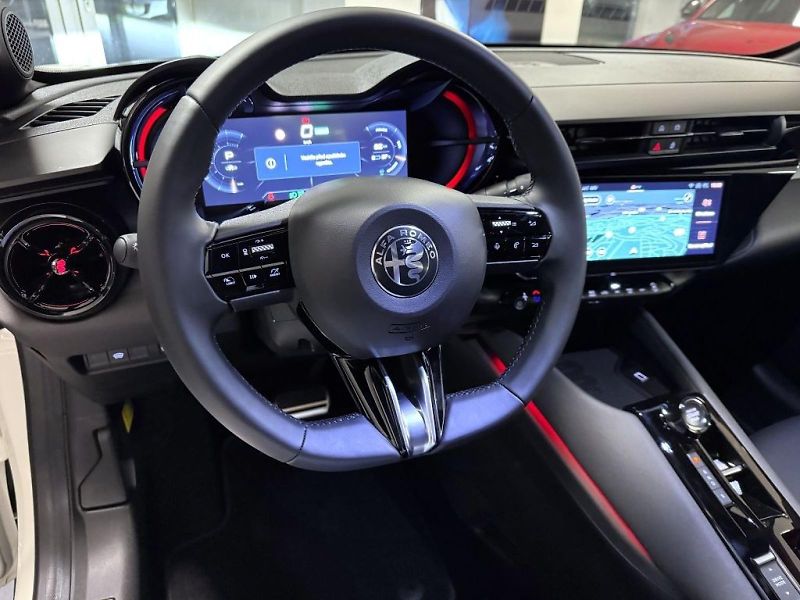 Alfa Romeo Junior (2026) Speciale 156k Elettrica 54 kWh - fotka 17 z 20