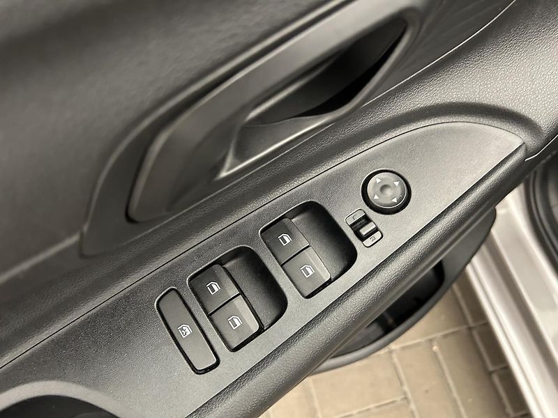 Hyundai i20 1.2 i Comfort - fotka 7 z 21