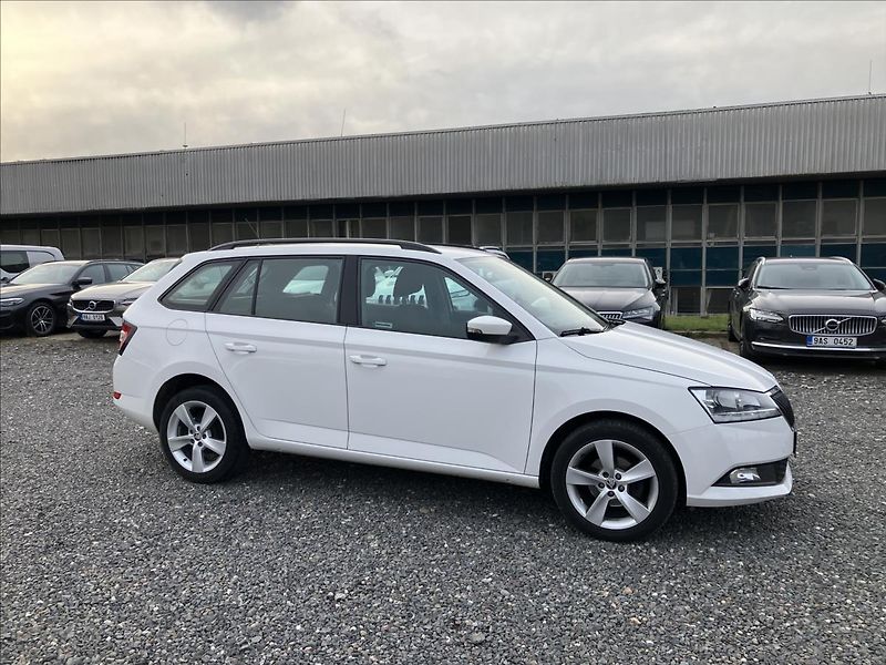 Škoda Fabia 1,0 Tažné,Navigace,Car Play - fotka 7 z 18