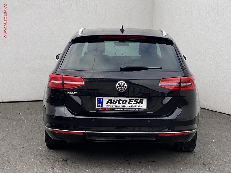 Volkswagen Passat (2016) 2.0 TDi, Highline, LED - fotka 5 z 18