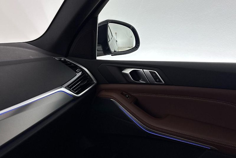 BMW X5 xDrive40i - fotka 18 z 27