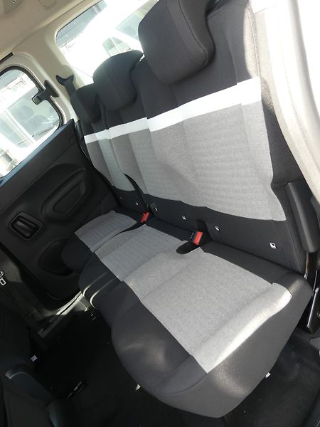 Citroën Berlingo (2026) XL PLUS PROFI Petrol 110k MAN - fotka 9 z 20