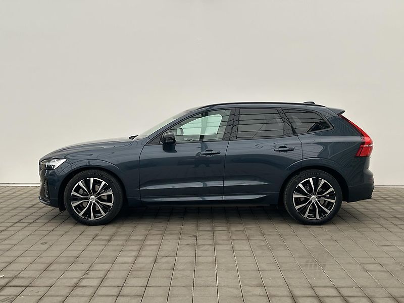 Volvo XC60 2.0  B4 4x4 ULTIMATE - fotka 2 z 33