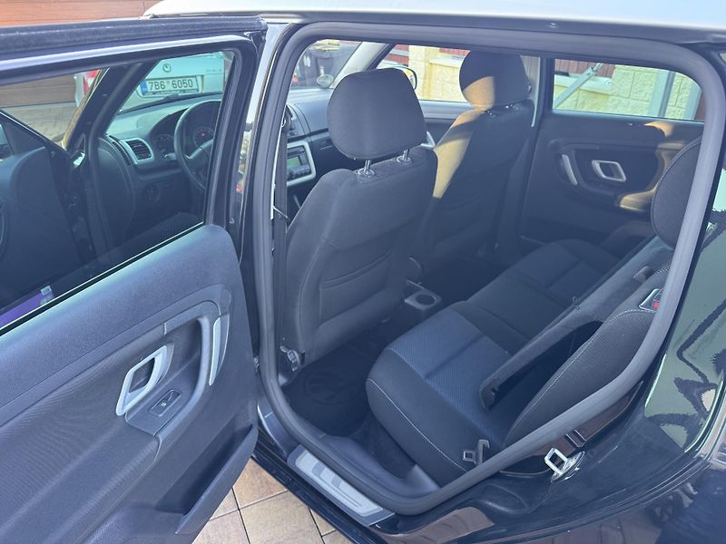Škoda Fabia 1.4i 63KW ELEGANCE - fotka 13 z 20