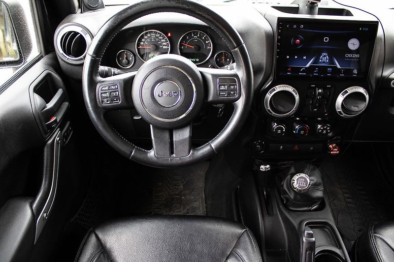 Jeep Wrangler - fotka 18 z 22