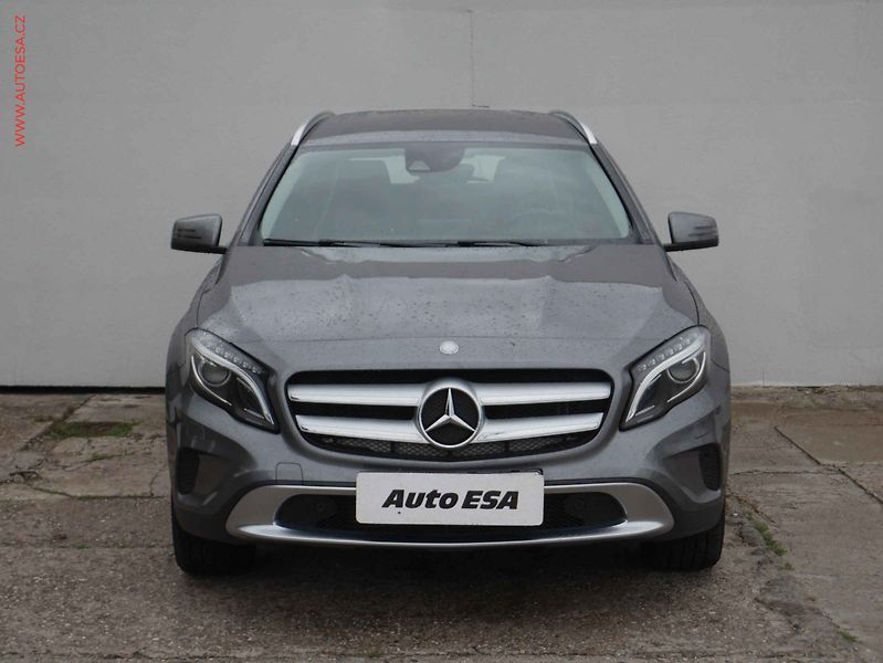 Mercedes-Benz GLA (2016) 250 4Matic 4Mat, ČR, AT - fotka 2 z 16