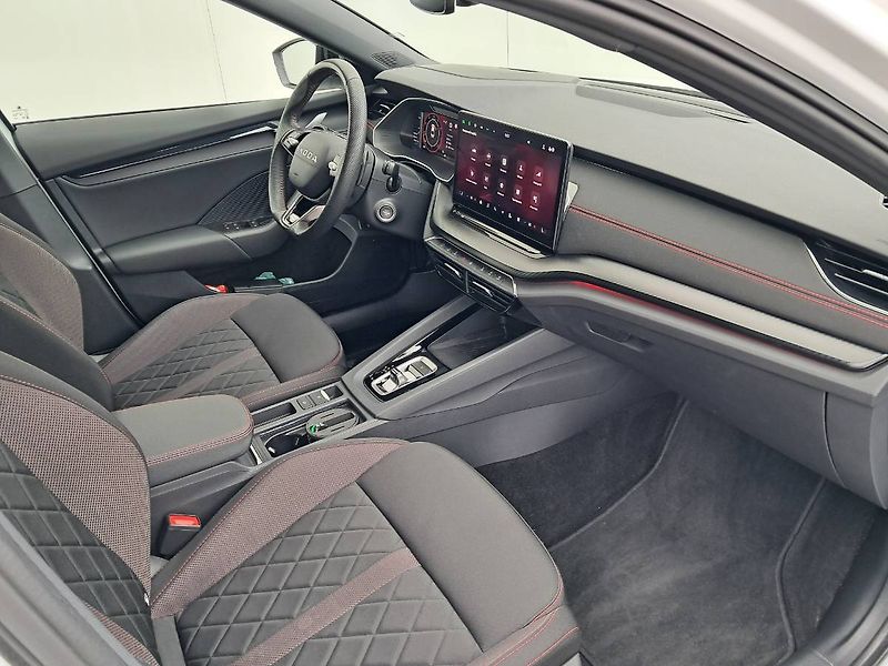Škoda Octavia (2025) IV RS 2.0 TSI / 195 kW  DSG7 - fotka 24 z 32