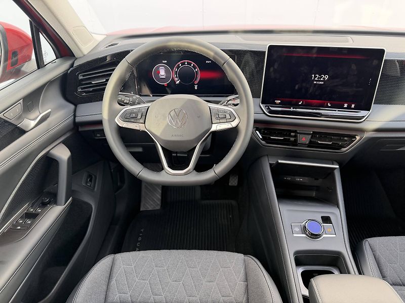 Volkswagen Tiguan (2025) People 7DSG mHEV 1,5eTSI - fotka 6 z 24