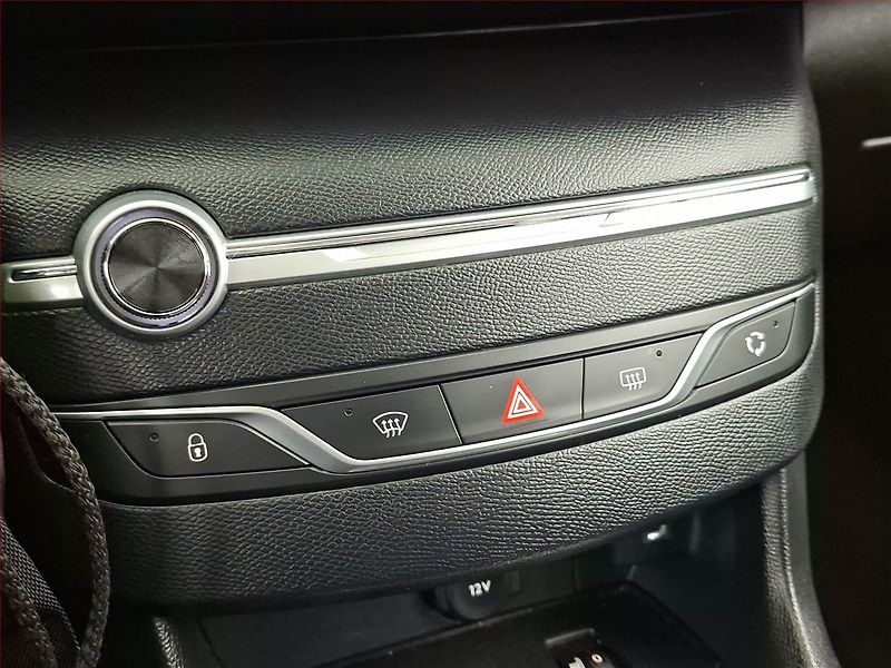 Peugeot 308 (2021) 1.5 BlueHDi, Tempomat - fotka 14 z 19