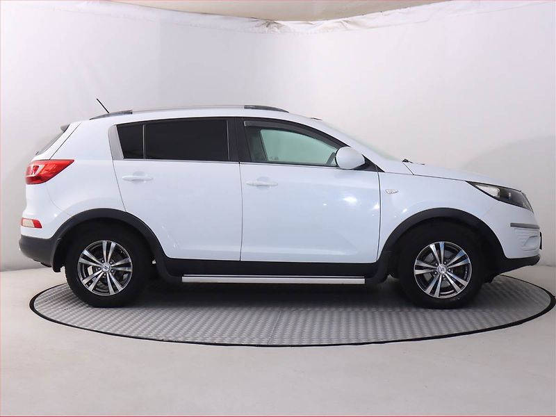 Kia Sportage (2010) 1.6 GDI, Serv.kniha, Tempomat - fotka 6 z 16