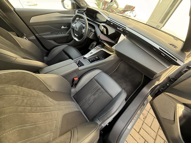 Peugeot 408 (2025) 408 GT Hybrid 136 e-DCS6 - fotka 16 z 20