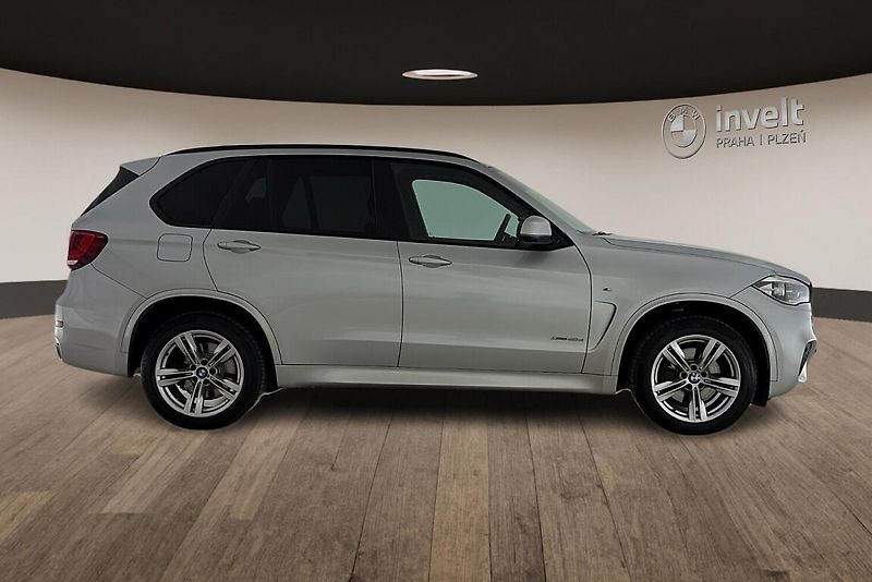 BMW X5 xDrive40d - fotka 2 z 25